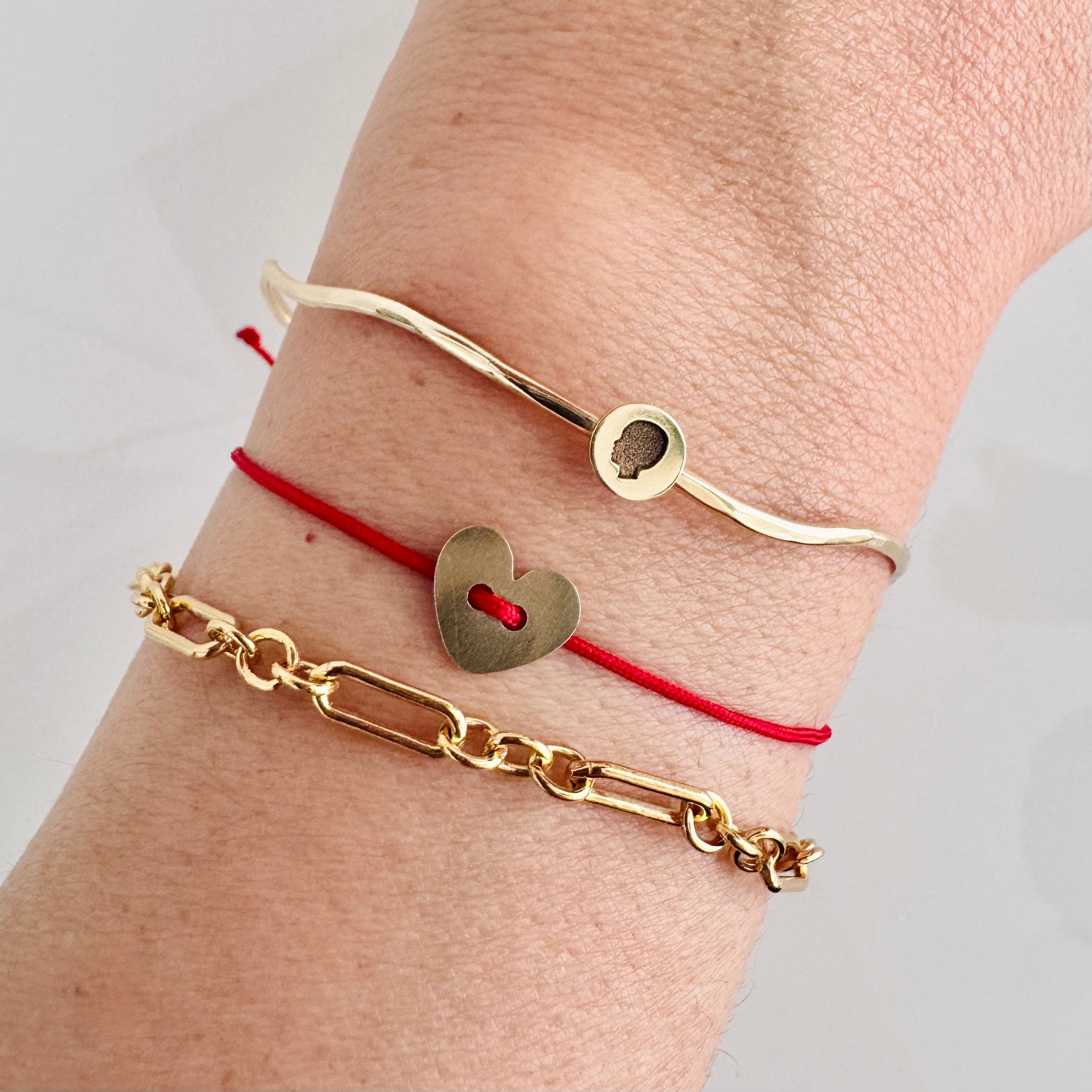 14K Gold Organic Circle Silhouette Bangle