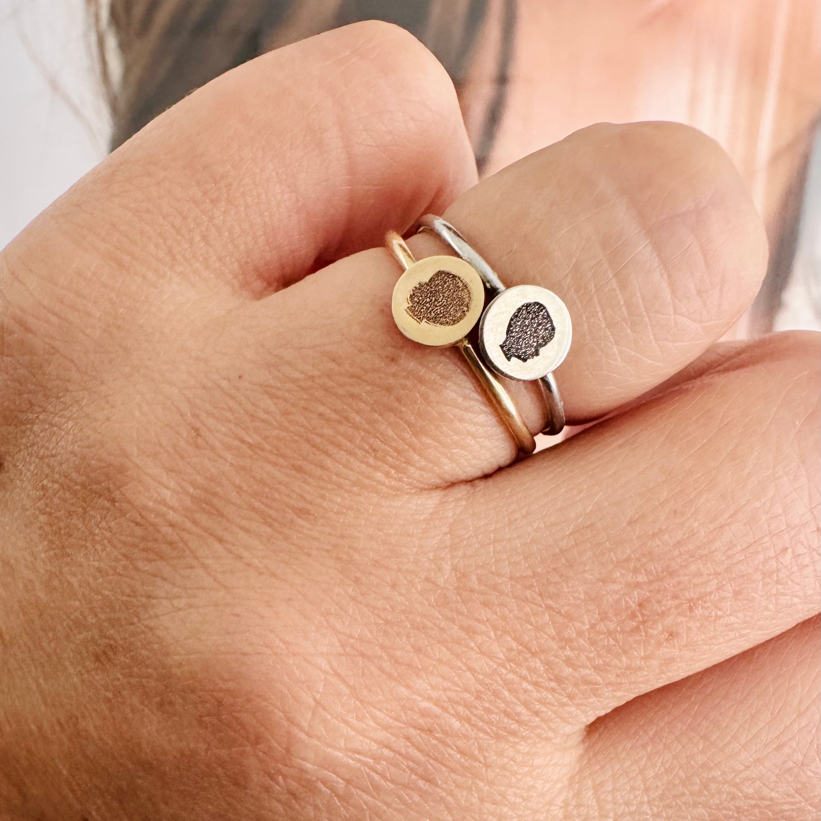 14K White Gold Ring with Boy Silhouette - size 6