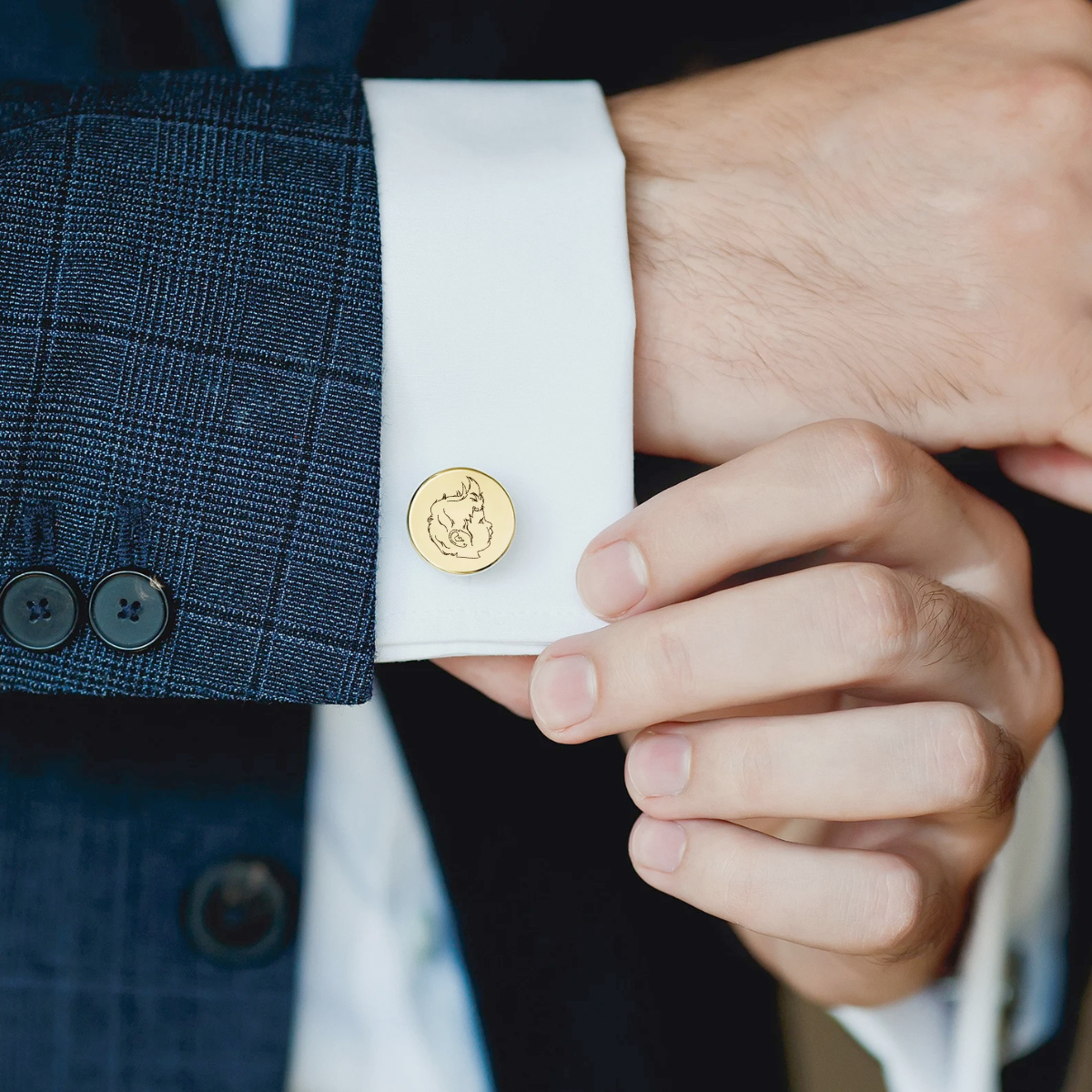 Engraved Portrait Gold Cufflinks