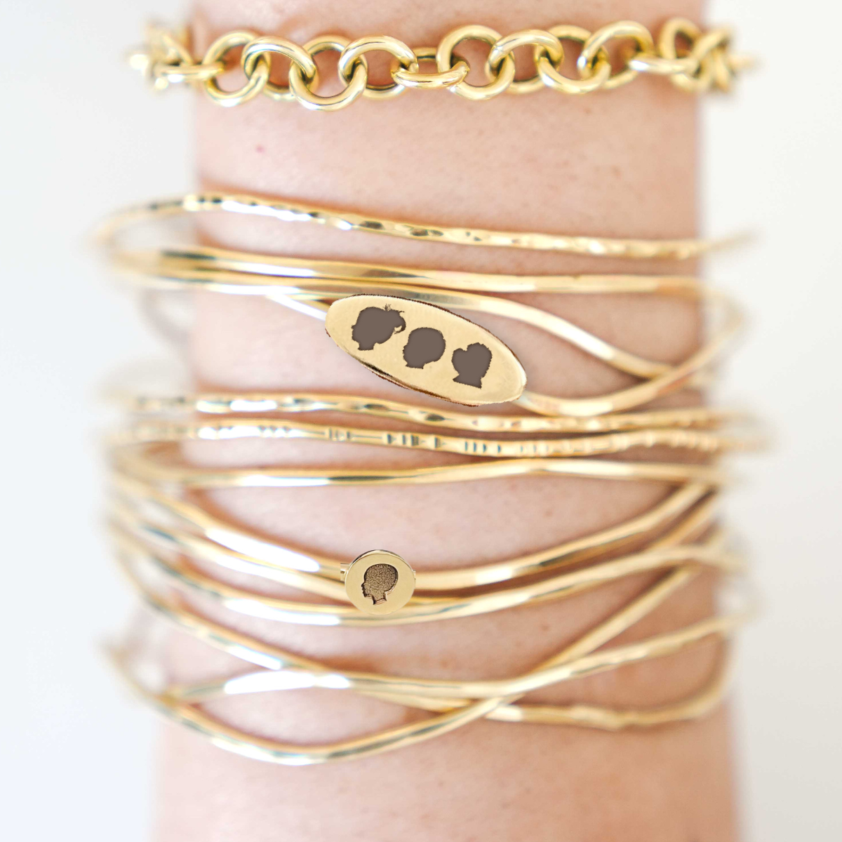 The Organic Circle Silhouette Bangle