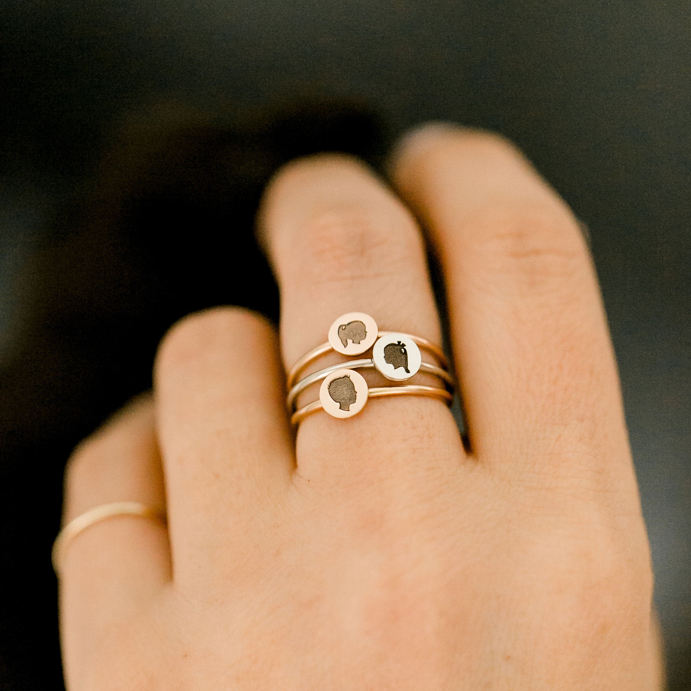 14K Engraved Silhouette Dot Ring - Vana Chupp Studio