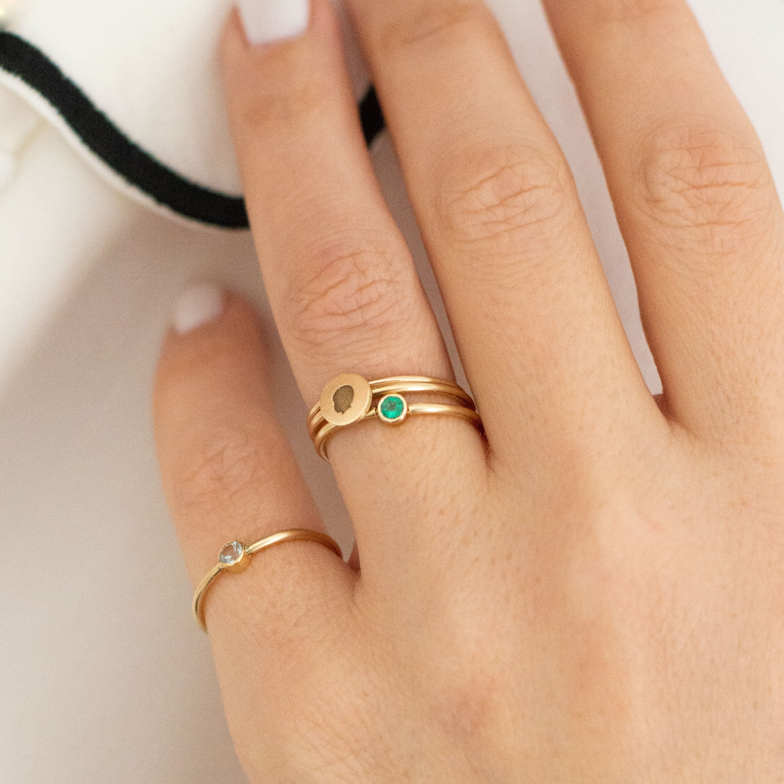 14K Engraved Silhouette Dot Ring - Vana Chupp Studio