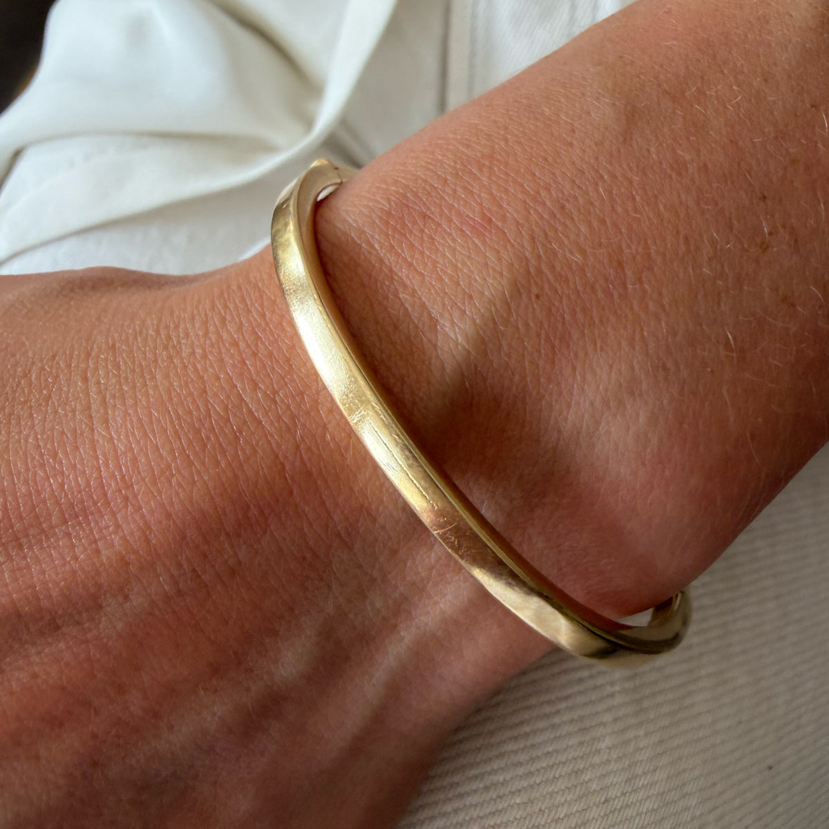 14K Yellow Hinged Bangle