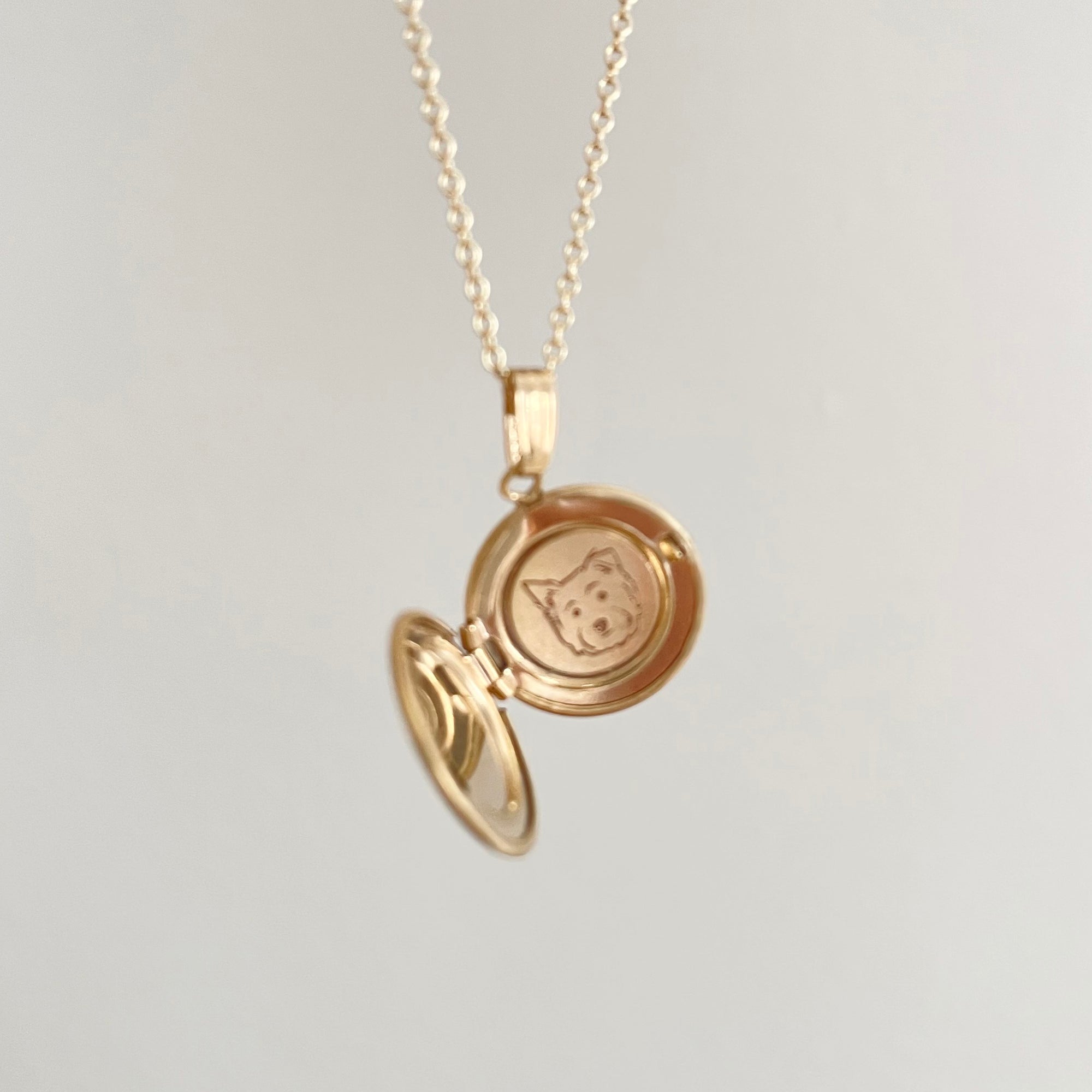 Luxury 14k Gold Locket Necklace - Engraved Gold Locket | Vana Chupp Studio