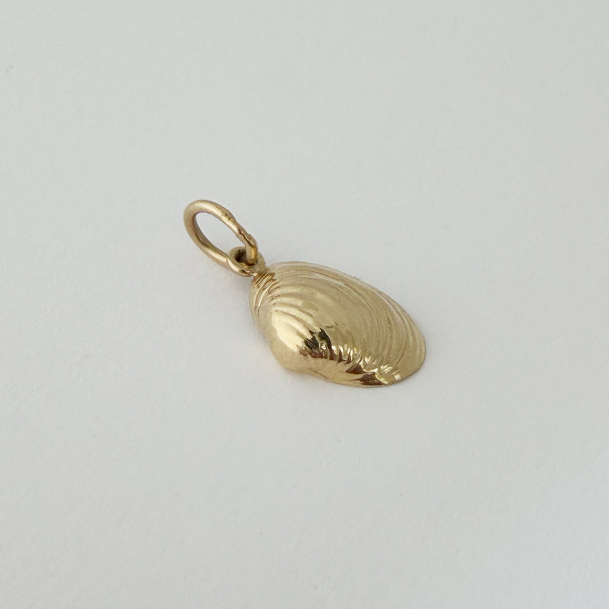 14K Gold Shell Charm