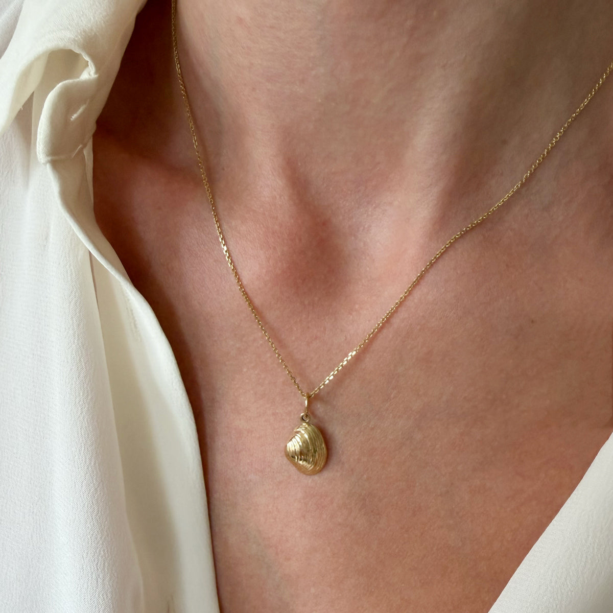 14K Gold Shell Charm