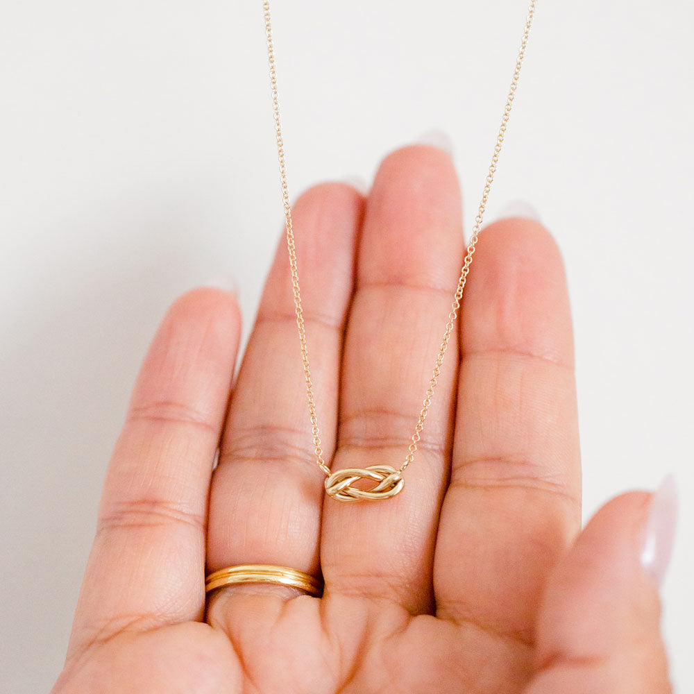 The Knot Necklace